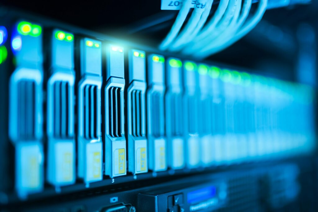 servidores web y de correo - ikerbit